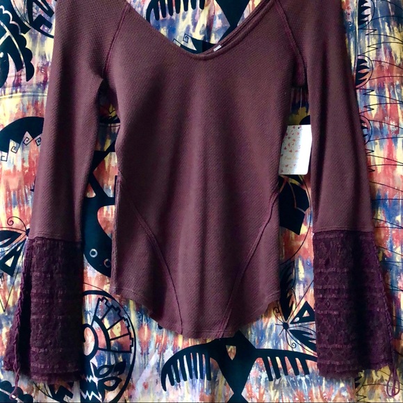 🌺🎉HP🎉🌺 NWT Free People Sexy Top With Bell Lace Sleeves - Picture 4 of 9